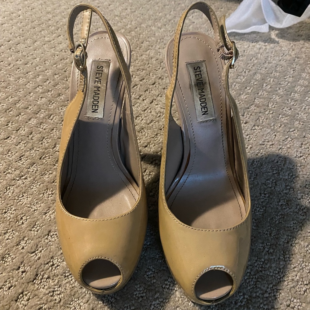 Steve Madden Beige Peep Toe Slingback Heels